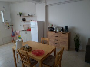 Appartement, 1 slaapkamer, toegankelijk voor mindervaliden, roken | Dineerruimte