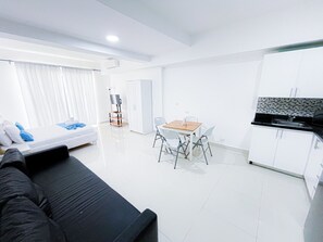 Deluxe Studio, 1 Queen Bed with Sofa bed, Pool Access, City View