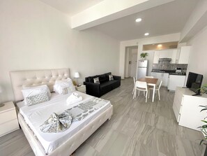 Exclusive Studio, Resort View | Living area