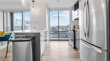 冰箱、微波炉、烤箱、炉灶