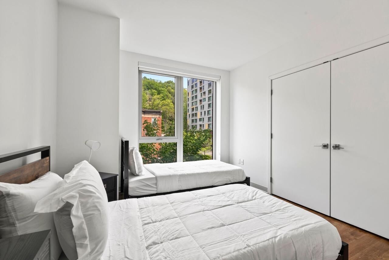 2 slaapkamers, een strijkplank/strijkijzer, gratis wifi, beddengoed