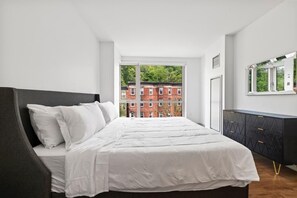 2 slaapkamers, een strijkplank/strijkijzer, gratis wifi, beddengoed