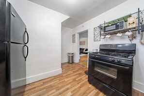 Micro-ondes, four, plaque de cuisson