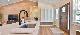 Katie Bird’s Nest a Charming 3-bedroom house in wonderful Martin