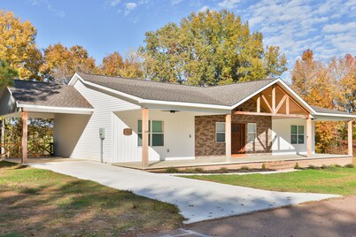 Katie Bird’s Nest a Charming 3-bedroom house in wonderful Martin