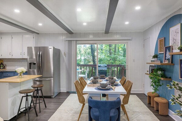 Dining - 5BR, Pet Friendly, Game Rm, Quail Hollow Hideaway (Charlotte)