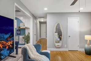 Smart TV, foosball, stereo - 5BR, Pet Friendly, Game Rm, Quail Hollow Hideaway (Charlotte)