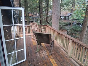 Property grounds - Delightful cottage in charming Mount Gretna in an amazing location! (Mount Gretna)