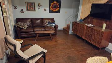 Smart TV, books, stereo