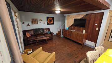 TV connectée, livres, chaßne hi-fi