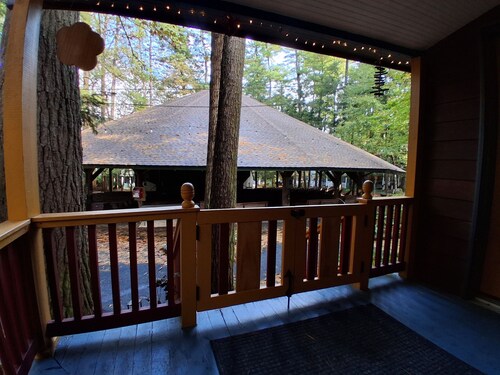 Delightful cottage with AC and Heat in charming Mount Gretna for year-round FUN!