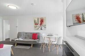 Classic Apartment, Garden View | Living area - Charming Maning Ave - 2 Bedroom Unit (Sandy Bay)