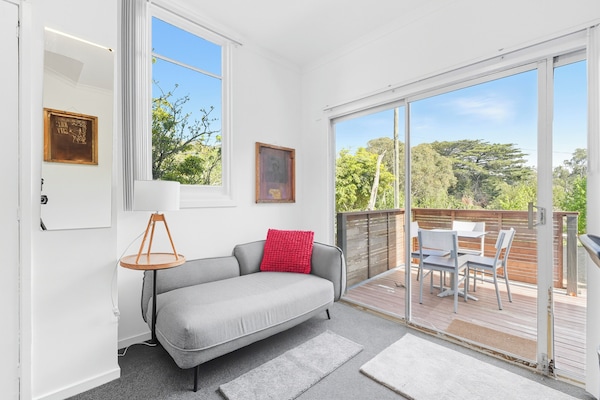 Classic Apartment, Garden View
