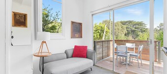 Charming Maning Ave - 2 Bedroom Unit