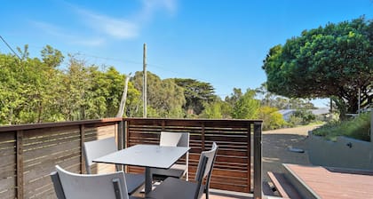 Charming Maning Ave - 2 Bedroom Unit