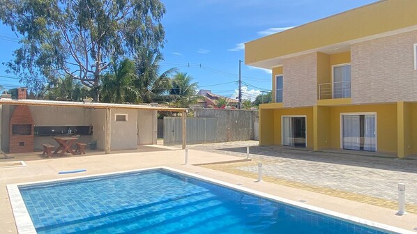 Basic Apartment | Pool