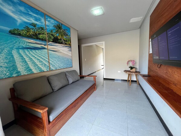 Basic Apartment | Living area