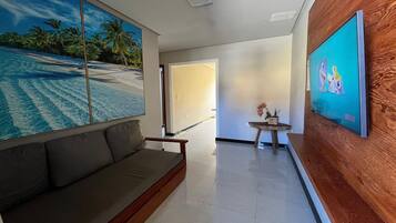 Basic Apartment | Living area