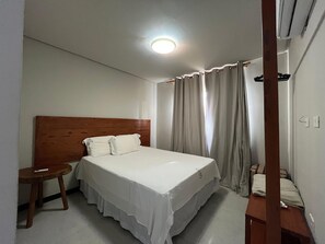 Basic Apartment | Blackout drapes, free WiFi - Condomínio Tranquilo 350m da Praia (Porto Seguro)
