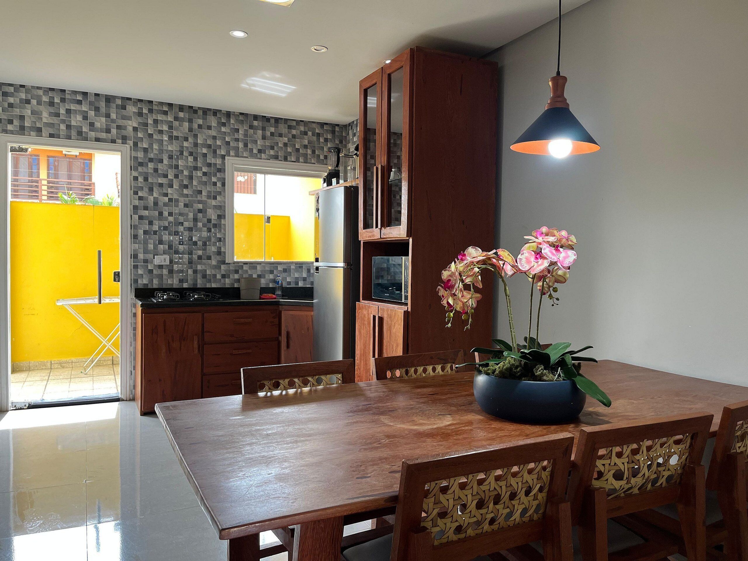 Basic Apartment | Dining