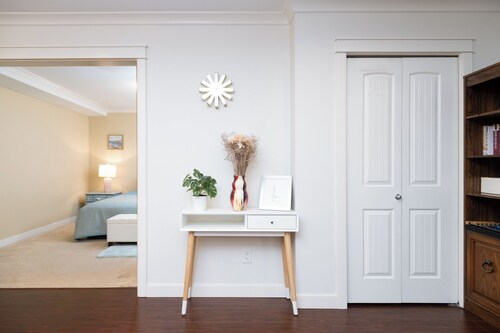 Cozy 3BR Surrey House | Near Hwy 99 & White Rock