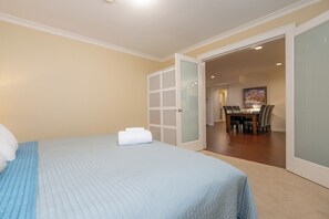 3 habitaciones, tabla de planchar con plancha y wifi gratis