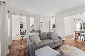 Smart-tv och eldstad