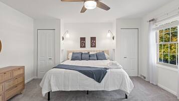 4 bedrooms, desk, iron/ironing board, free WiFi