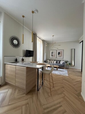 Interior - Luxurios Designer Decorated 1 Bedroom Suite walk to Champs-Elysées (Sleeps 3) (Paris)