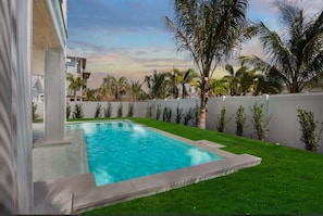 Piscine extérieure, piscine chauffée