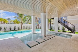 Piscine extérieure, piscine chauffée