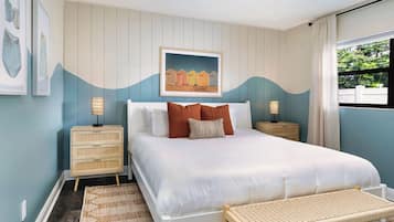 5 bedrooms, desk, iron/ironing board, travel crib