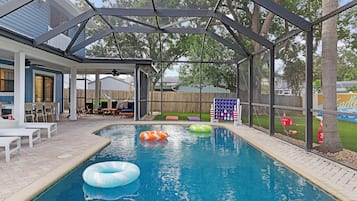 Piscine extérieure, piscine chauffée