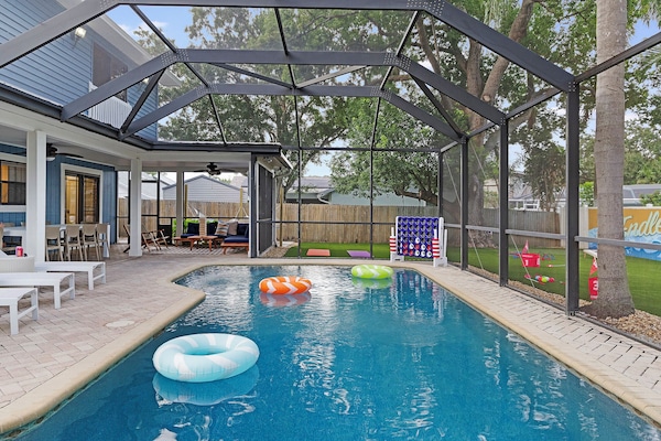 Piscina all'aperto, una piscina riscaldata