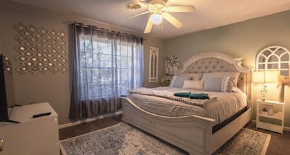 5 Bedroom Home 6 Minutes to Kyle Field—Perfect Game Day House or Ring Dunk