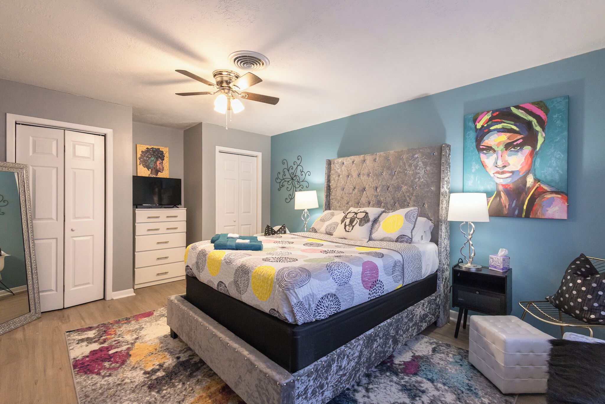 5 bedrooms, iron/ironing board, WiFi, bed sheets