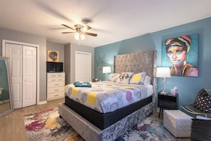 Silitysrauta/-lauta, Wi-Fi, vuodevaatteet