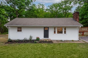 Exterior - Briar Creek Cottage (Crestwood)
