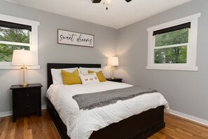 2 bedrooms, iron/ironing board, WiFi, bed sheets