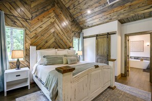 3 soverom, strykejern/-brett, wi-fi (inkludert) og sengetøy