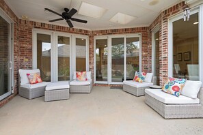 Terrace/patio - Tranquil 2-bedroom home near TTU and LCU (Lubbock)