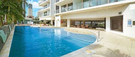 室外泳池、暖水池