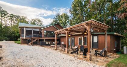 Cozy Cove with HOT TUB Firepit SUPs and More