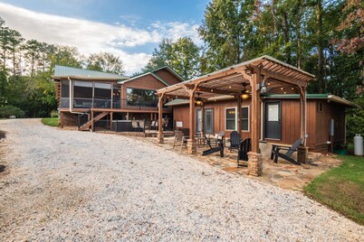 Cozy Cove with HOT TUB Firepit SUPs and More