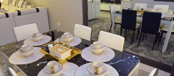 LUXURY VILLA WITH OWN COMPOUND IN NAKURU by CANT RUSH GREATNESS LTD