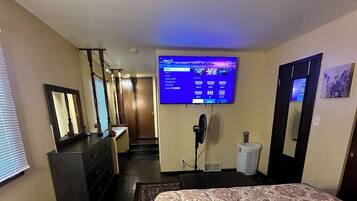 4 bedrooms, iron/ironing board, free WiFi