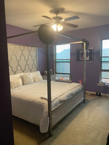 Charming 3-bedroom house with AC 15 minutes outside the city.