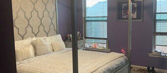 Charming 3-bedroom house with AC 15 minutes outside the city.