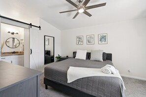 4 bedrooms, desk, iron/ironing board, travel cot