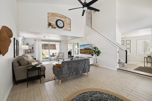 Spacious 4BR Retreat near Freestone Park & Downtown